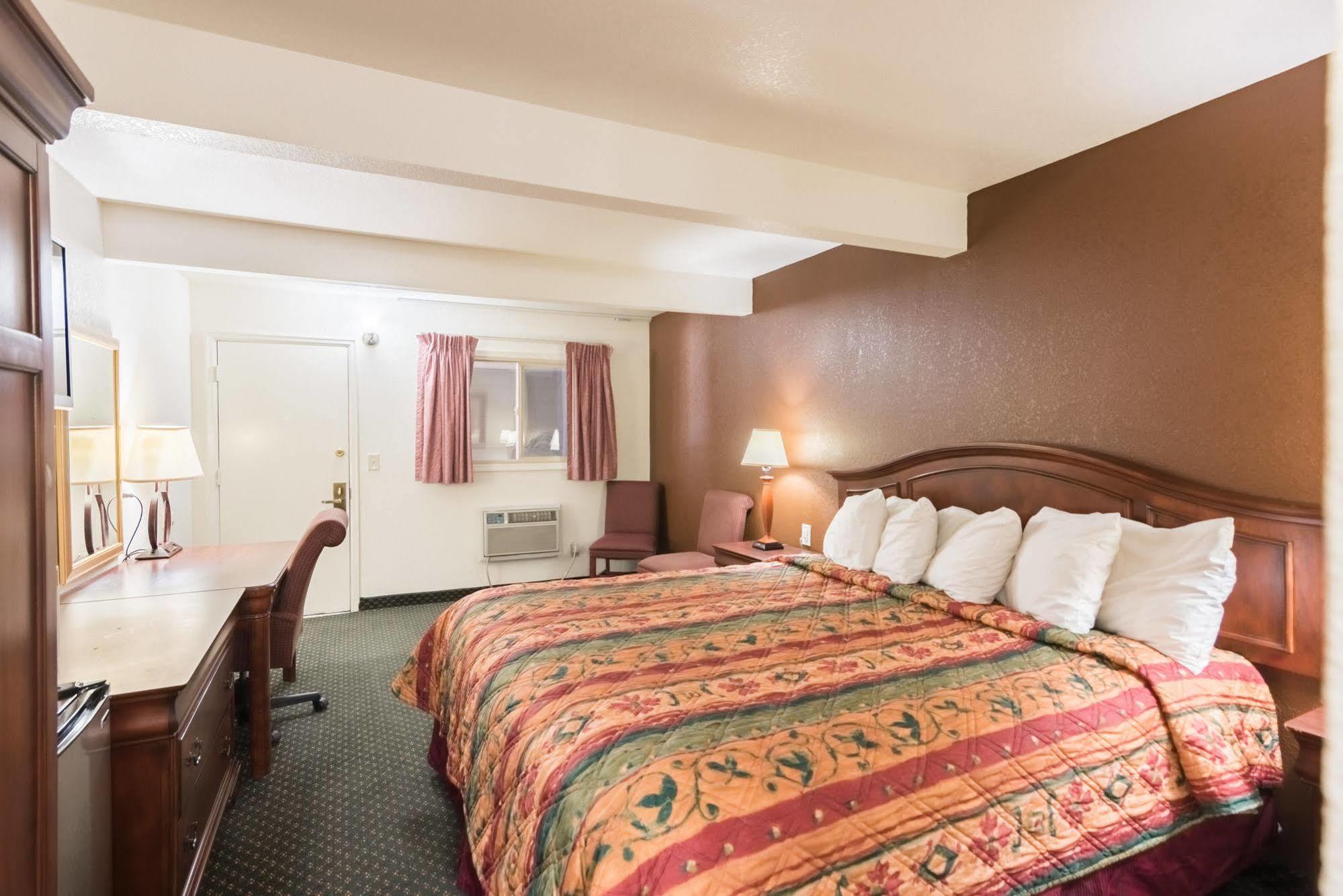 1St Interstate Inn モントローズ エクステリア 写真