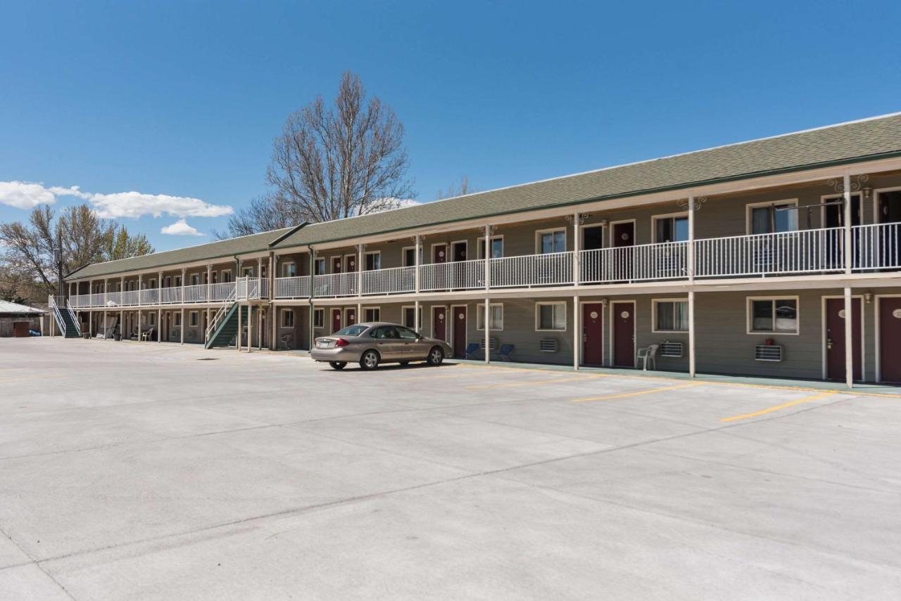 1St Interstate Inn モントローズ エクステリア 写真