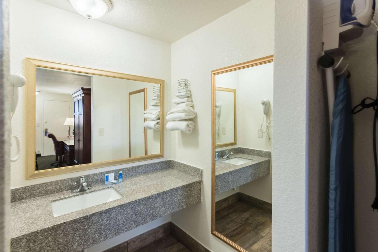1St Interstate Inn モントローズ エクステリア 写真